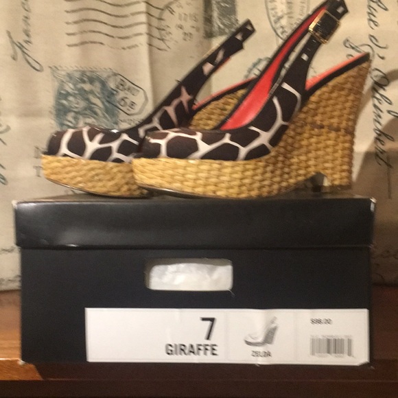 Banana Republic giraffe wedge sandal - Picture 4 of 4
